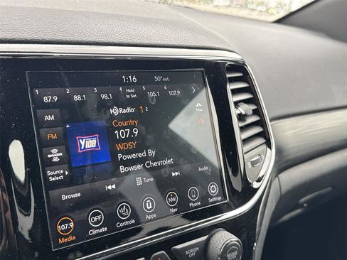 Used 2020 Jeep Grand Cherokee Altitude AWD/4WD image 25