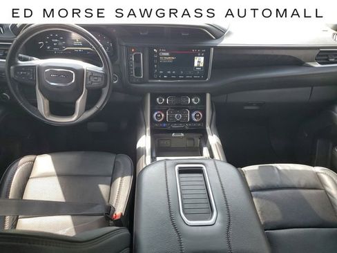 Used 2022 GMC Yukon XL Denali image 15