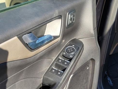 Used 2022 Ford Escape SEL w/ Technology Package image 16