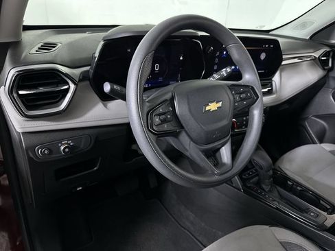 Used 2025 Chevrolet TrailBlazer LT AWD/4WD image 10
