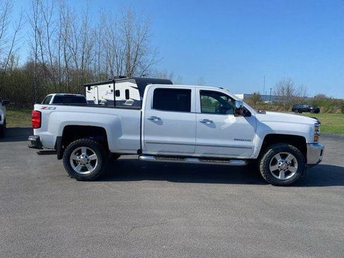 Used 2019 Chevrolet Silverado 2500 LTZ w/ Vortec Plus Package AWD/4WD image 11