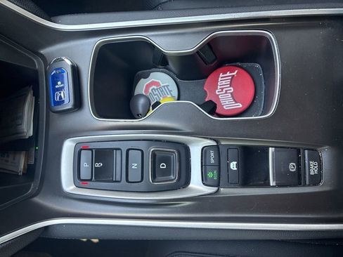 Used 2019 Honda Accord Touring image 11