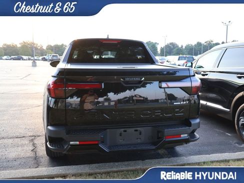 Used 2023 Hyundai Santa Cruz Night AWD/4WD image 17