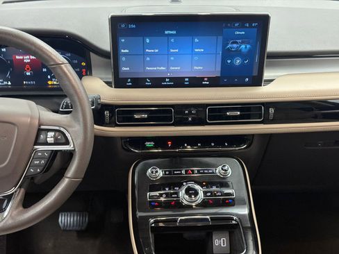 Used 2022 Lincoln Nautilus AWD image 19