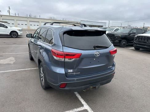 Used 2019 Toyota Highlander XLE image 17
