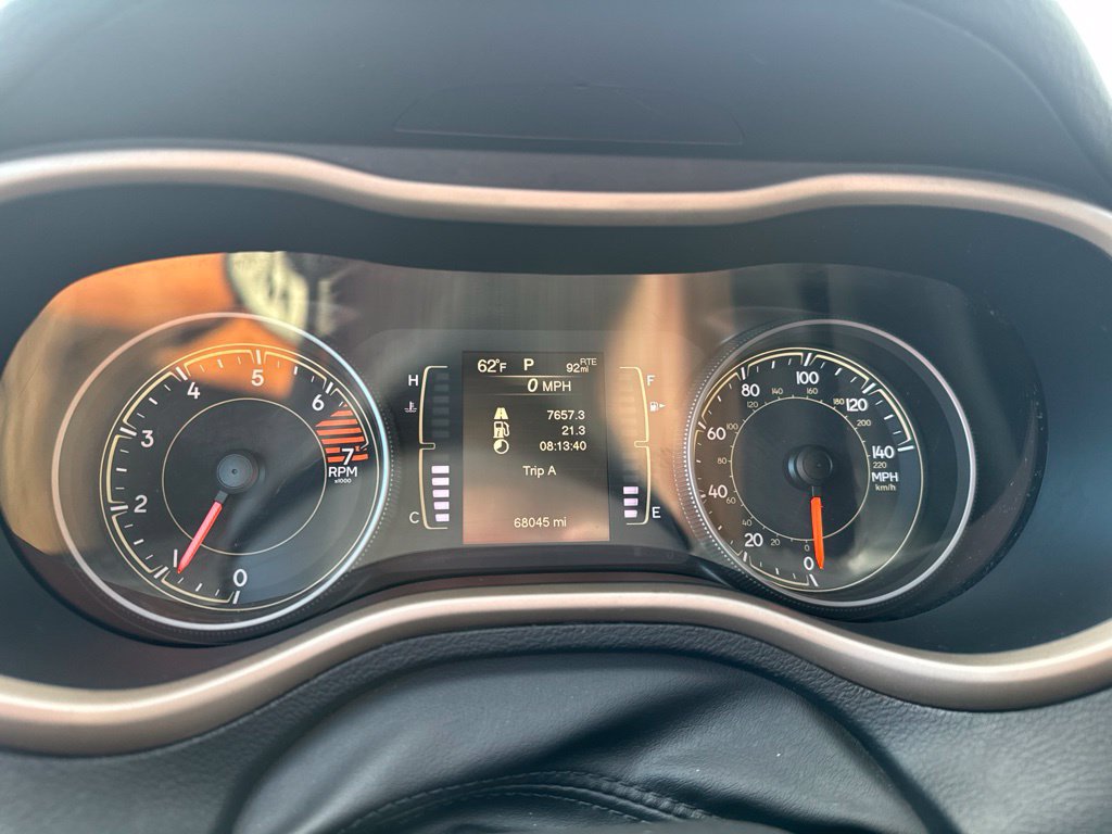 Used 2018 Jeep Cherokee Latitude w/ Cold Weather Group FWD image 15