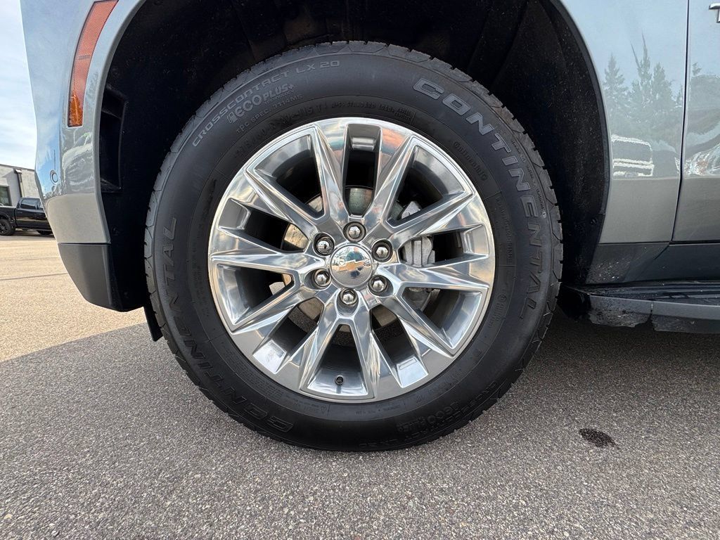 Used 2026 Chevrolet Tahoe Premier AWD/4WD image 13