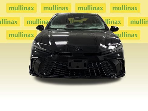 Used 2025 Toyota Camry XSE image 4