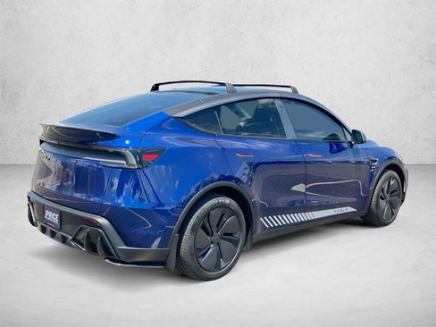 Used 2026 Tesla Model Y 2WD image 5