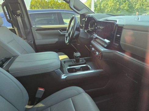 Used 2024 GMC Sierra 1500 SLT w/ SLT Premium Plus Package AWD/4WD image 15