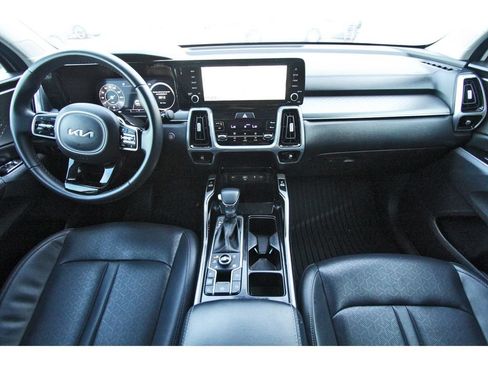 Used 2023 Kia Sorento SX AWD/4WD image 9