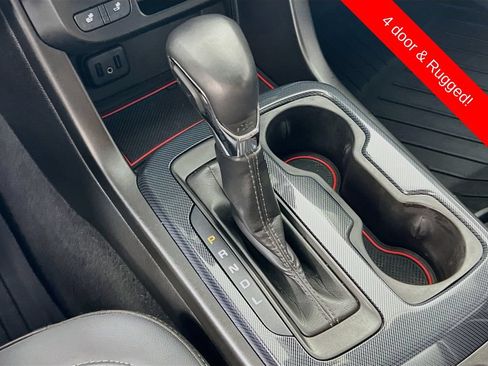 Used 2022 Chevrolet Colorado Z71 AWD/4WD image 16
