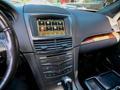 Used 2016 Lincoln MKT AWD image 20