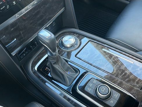 Used 2024 Nissan Armada Platinum w/ Captain's Chairs Package image 30