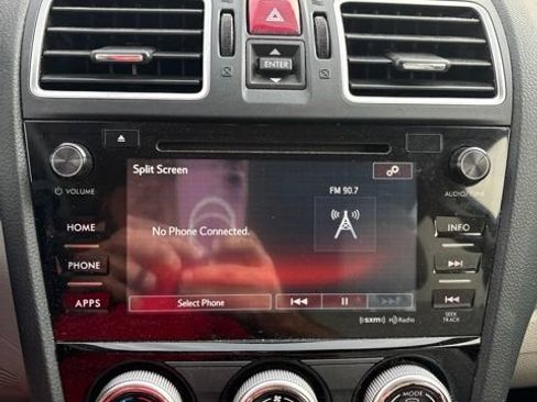 Used 2018 Subaru Forester 2.5i Premium w/ All-Weather Package AWD/4WD image 9