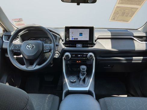Used 2025 Toyota RAV4 XLE AWD/4WD image 10