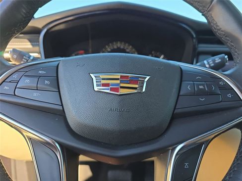 Used 2018 Cadillac XT5 FWD image 22