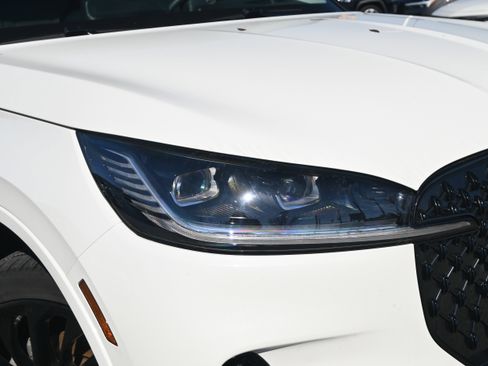 Used 2025 Lincoln Aviator Reserve w/ Jet Appearance Package image 11