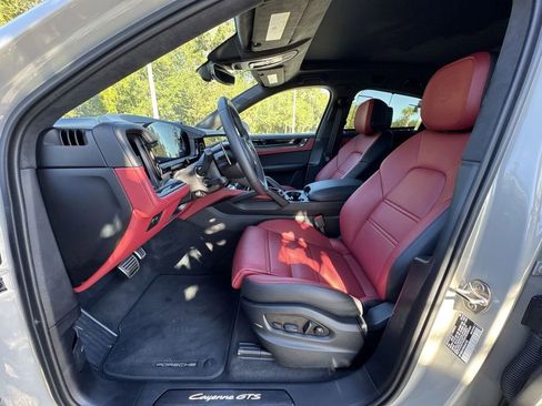 Used 2025 Porsche Cayenne GTS image 15