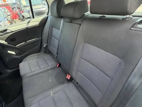 Used 2013 Volkswagen Golf 4-Door FWD image 6