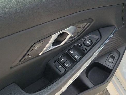 Used 2025 BMW 330i Sedan RWD image 16