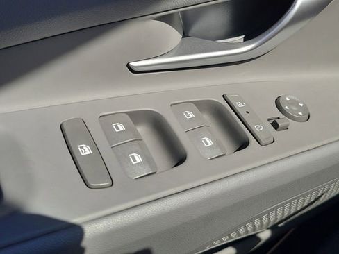 New 2026 Hyundai Elantra Sport FWD image 17