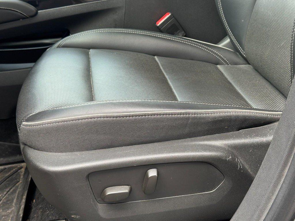 Used 2023 Buick Envision Essence FWD image 26