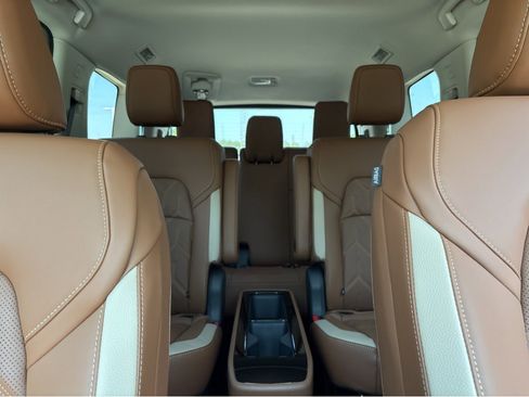 Certified 2026 Nissan Pathfinder Platinum FWD image 31