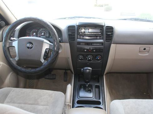 Used 2006 Kia Sorento 4WD image 17
