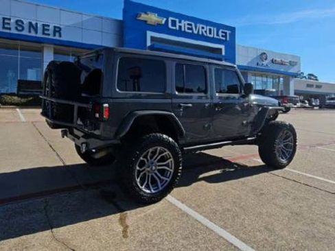 Used 2021 Jeep Wrangler Unlimited Sahara image 8