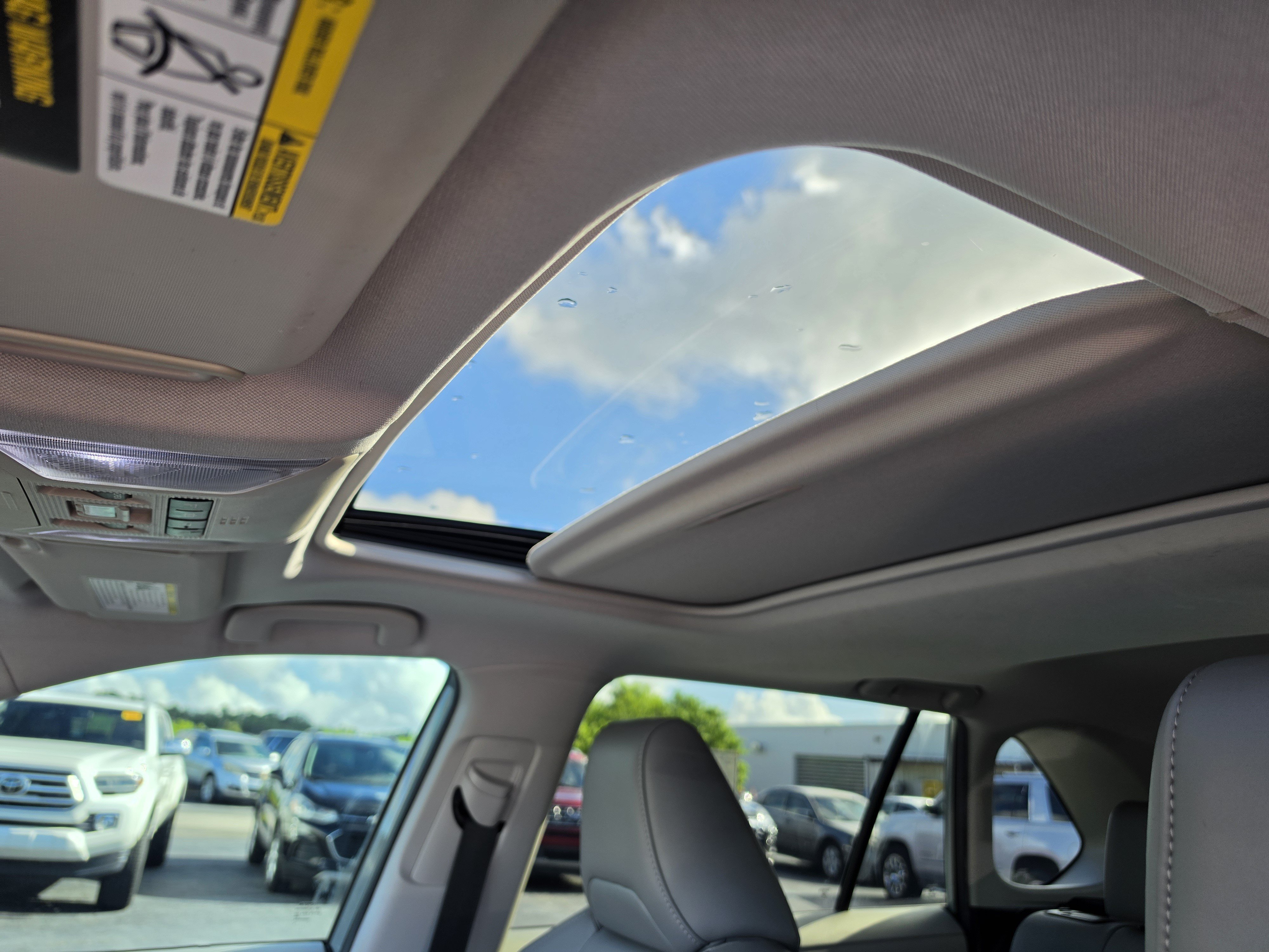 Used 2019 Toyota RAV4 XLE Premium w/ Advanced Technology Package FWD image 33