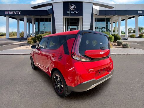 Used 2023 Kia Soul EX FWD image 3