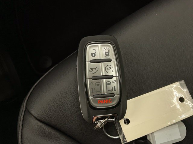 New 2026 Chrysler Pacifica Select w/ S Appearance Package FWD image 27