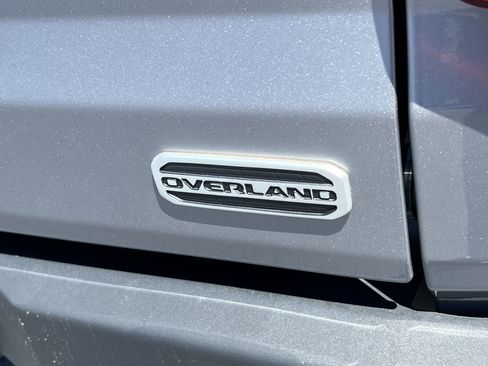 Used 2020 Jeep Gladiator Overland AWD/4WD image 10