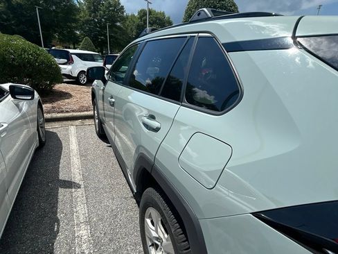 Used 2021 Toyota RAV4 XLE w/ Convenience Package AWD/4WD image 21
