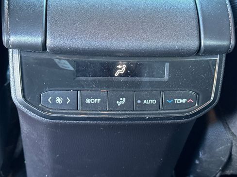 Used 2025 Toyota Highlander LE image 44