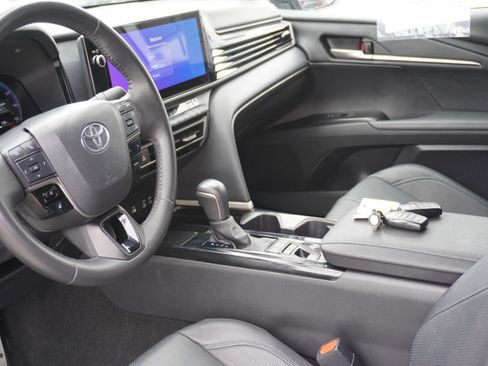 Used 2025 Toyota Camry XSE FWD image 20