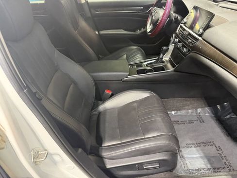 Used 2019 Honda Accord Touring image 29