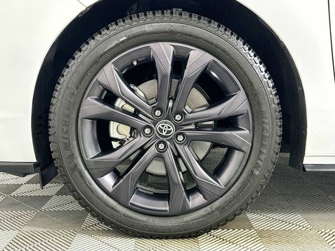Used 2022 Toyota Sienna XSE FWD image 31