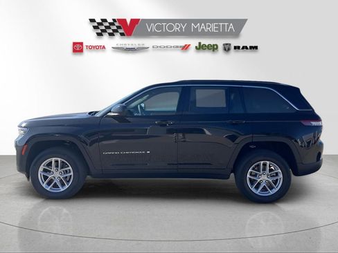 New 2025 Jeep Grand Cherokee 4WD image 2