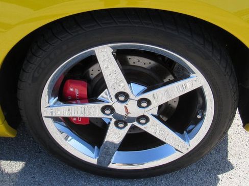 Used 2007 Chevrolet Corvette Convertible w/ Preferred Equipment Group image 8