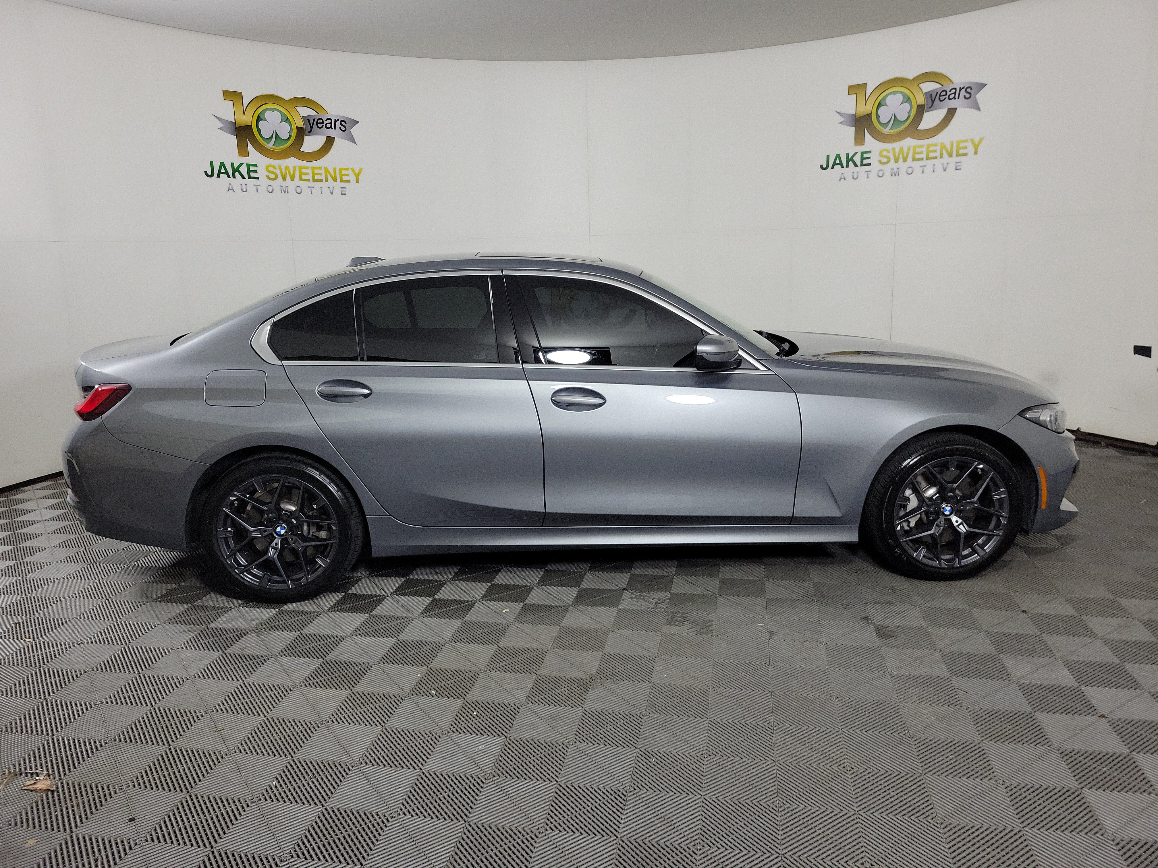 Certified 2025 BMW 330i xDrive Sedan w/ Convenience Package AWD/4WD image 8
