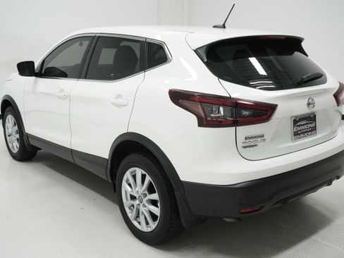 Used 2022 Nissan Rogue Sport S FWD image 6