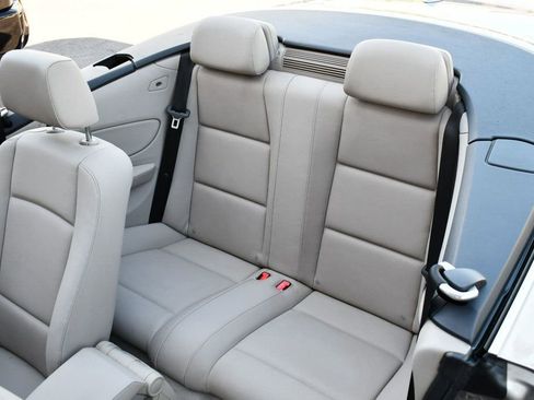 Used 2011 BMW 128i Convertible image 15