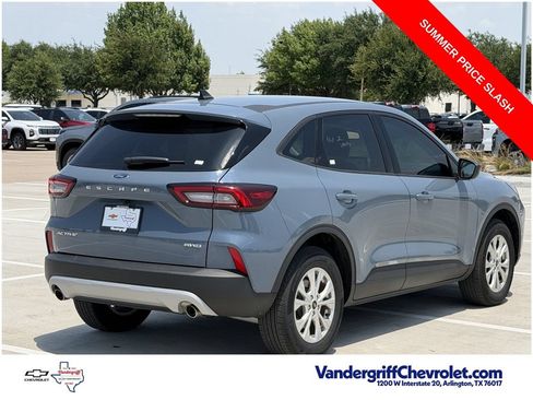 Used 2025 Ford Escape Active w/ Cold Weather Package AWD/4WD image 4