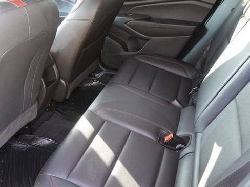 Used 2024 Chevrolet Trax RS w/ Sunroof Package FWD image 13