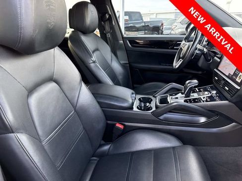 Used 2019 Porsche Cayenne Base FWD image 19
