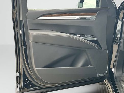 New 2026 Cadillac Escalade ESV Platinum Sport w/ LPO, ONYX Package AWD/4WD image 8