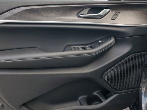 New 2025 Jeep Grand Cherokee Limited image 22