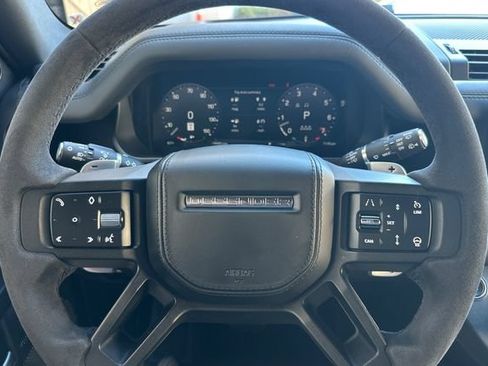 Used 2023 Land Rover Defender 110 V8 AWD/4WD image 23